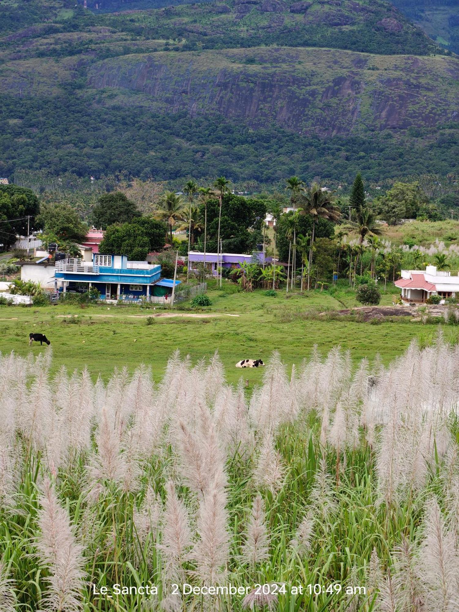 Le Sancta Homestay Maraiyūr Extérieur photo